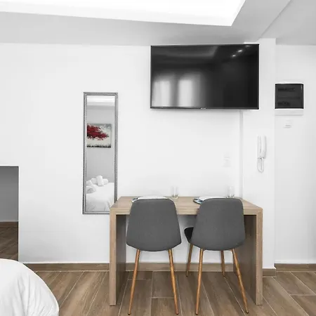 Penthouse Level 9, Nilie Hospitality Mgmt